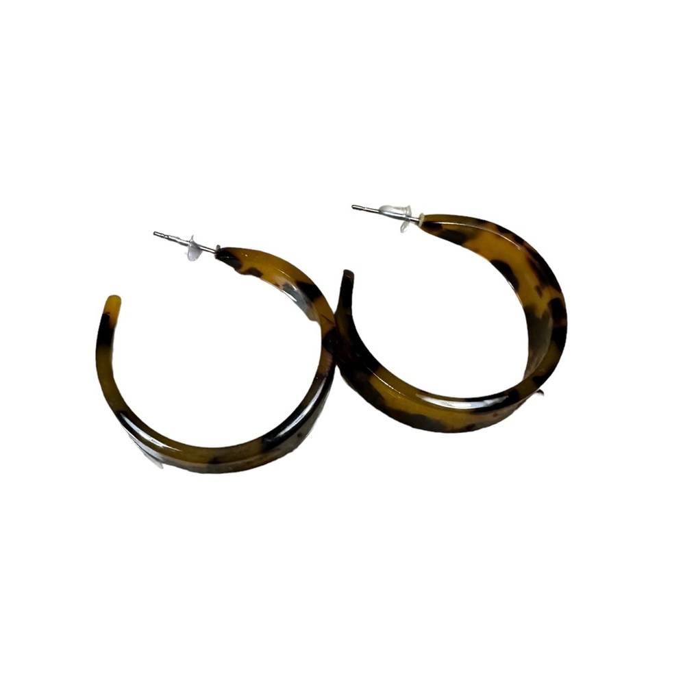 Tortoise Shell Acrylic Hoop Earrings - Picture 4 of 6